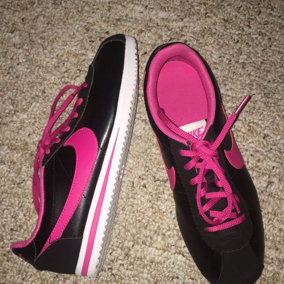 Nike Cortez 7Y=8womans - Picture 4 of 4